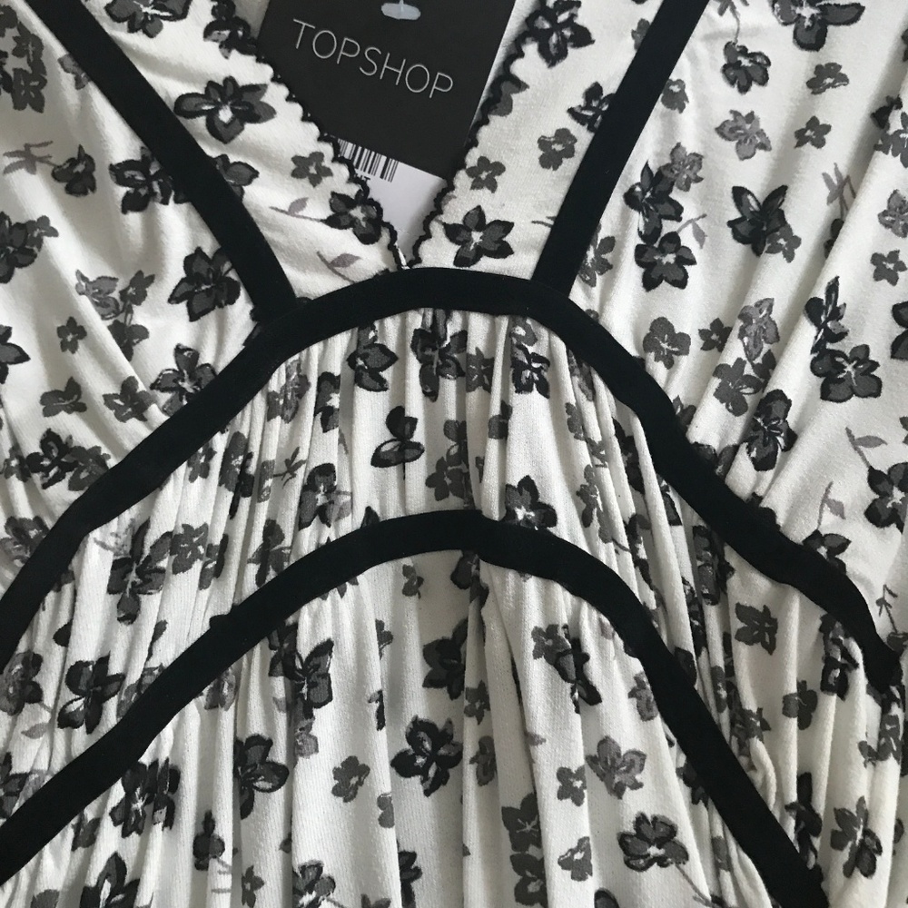TopShop Floral Cotton Boho Dress XS NWT Smocking White black 0246 - Picture 6 of 7